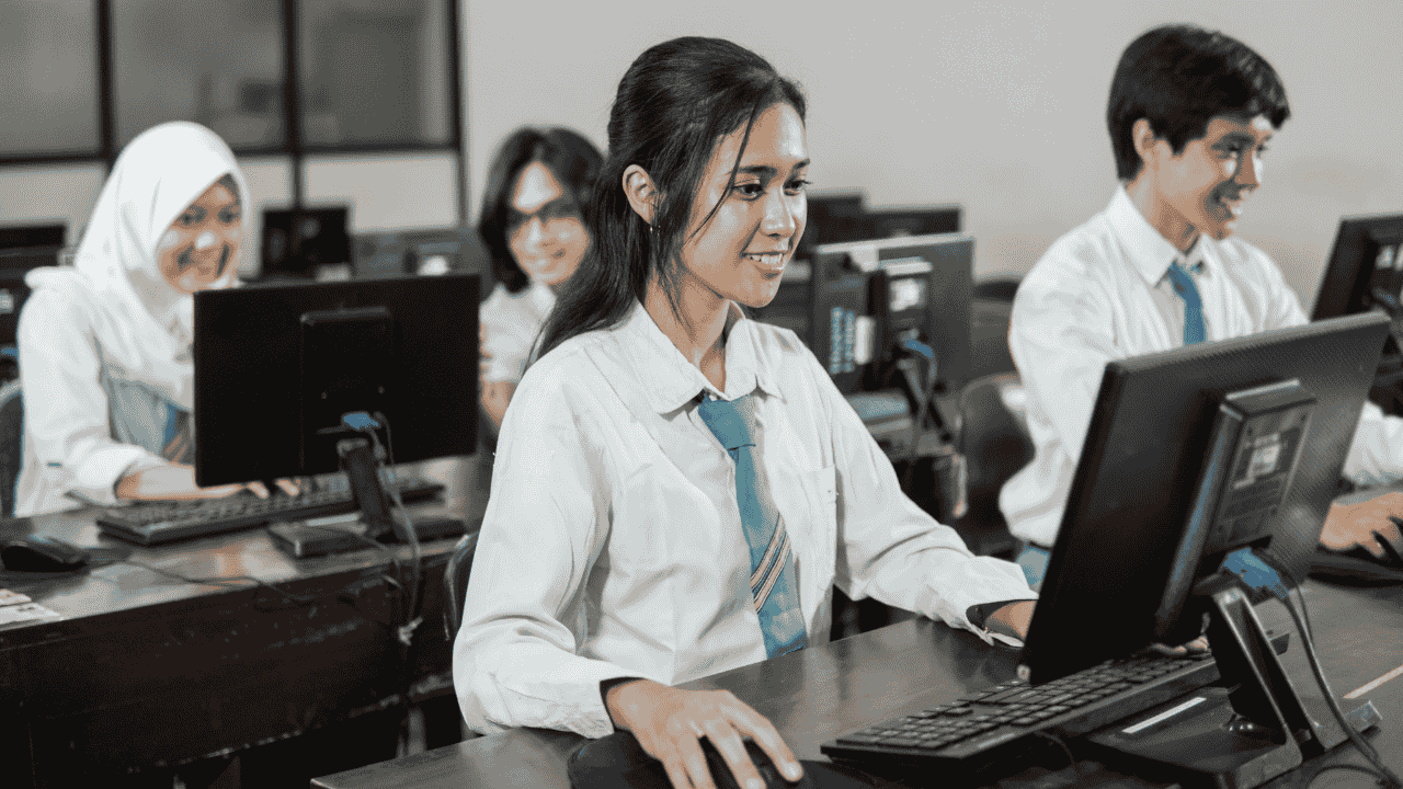 Pendidikan Dan Tantangan Informasi Digital