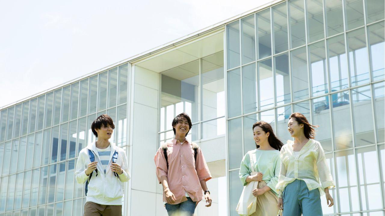 Gambaran Universitas Di Indonesia: Dinamika Akademik, Budaya Kampus, Dan Tantangan Pendidikan Tinggi