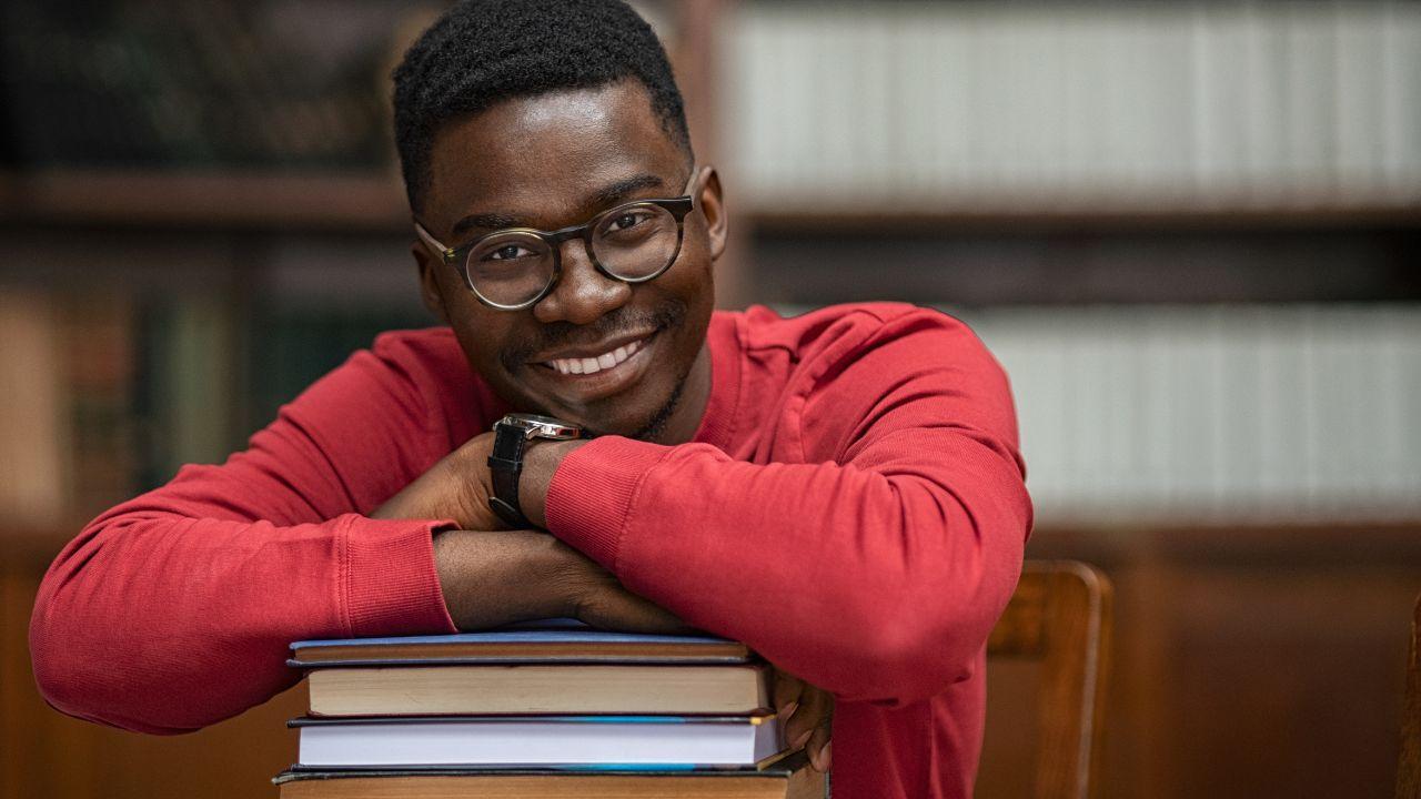 Strategi Universitas Dalam Meningkatkan Kualitas Mahasiswa Melalui Kurikulum Inklusif Dan Pendidikan Karakter