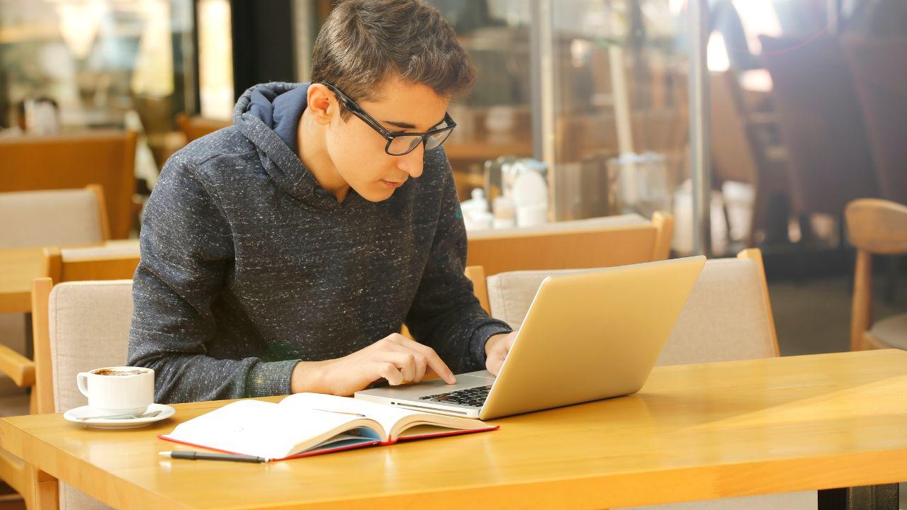 Meningkatkan Kualitas Kolaborasi Mahasiswa Melalui Kurikulum Inklusif Dan Pembelajaran Aktif Di Indonesia