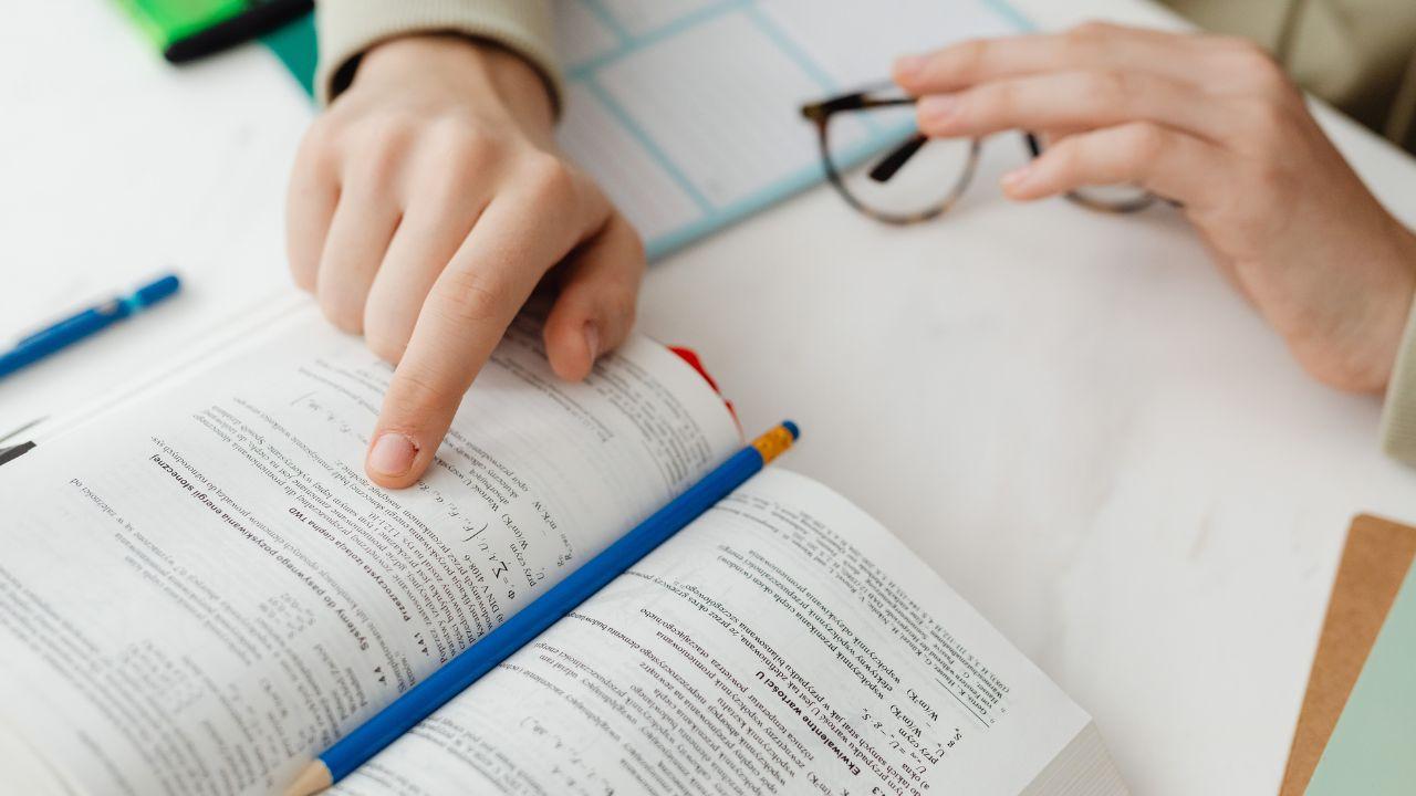 Transformasi Pembelajaran Kolaboratif Untuk Meningkatkan Kompetensi Mahasiswa Di Universitas Indonesia