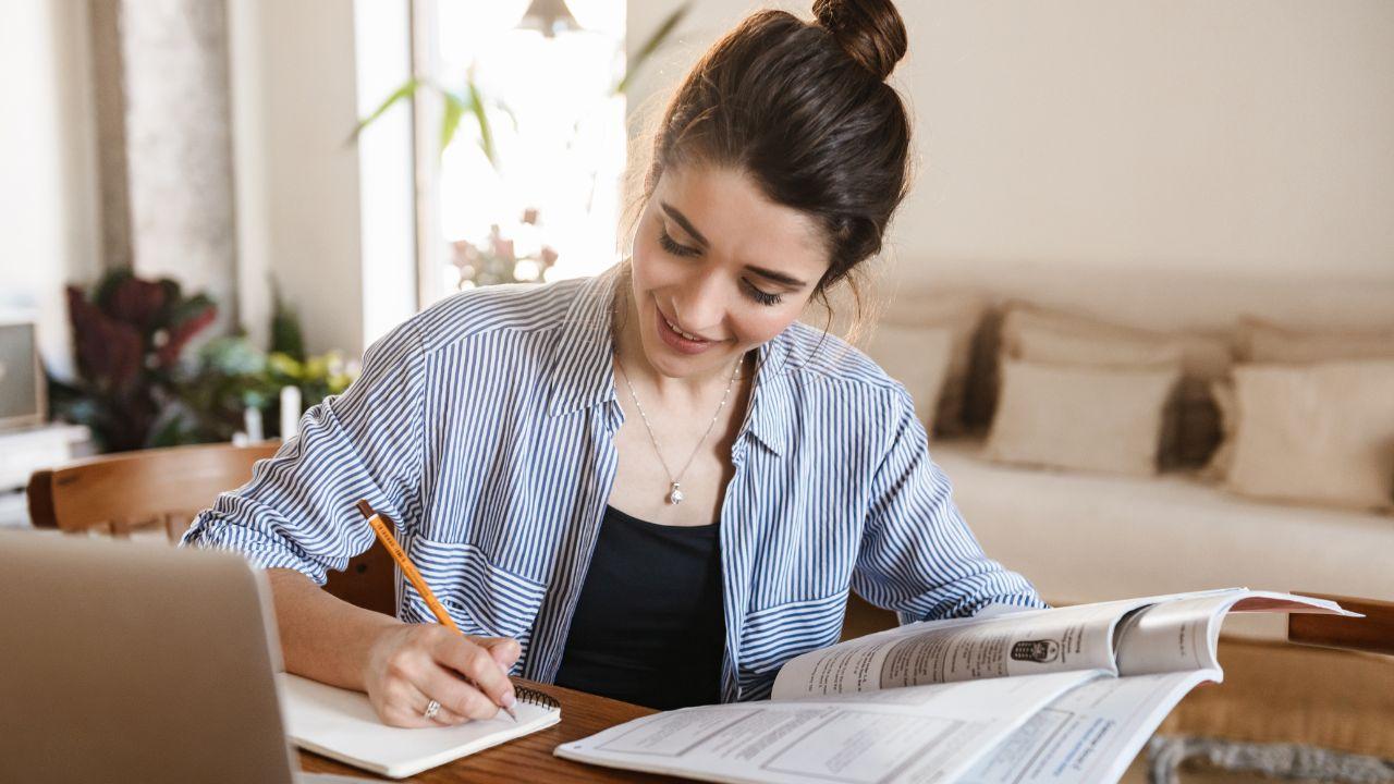 Penguatan Kemampuan Berpikir Kritis Mahasiswa Melalui Kurikulum Inovatif Dan Pendidikan Inklusif Di Indonesia
