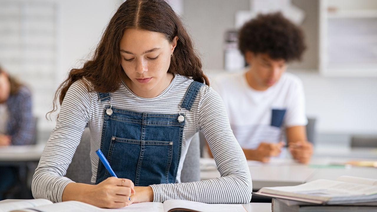 Penguatan Kemampuan Komunikasi Mahasiswa Melalui Pembelajaran Interaktif Dan Pendidikan Inklusif Di Indonesia