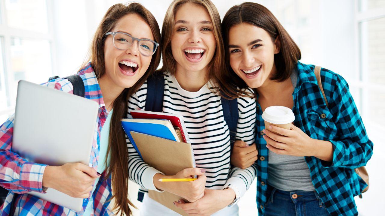 Dinamika Kehidupan Mahasiswa: Antara Kurikulum Akademik, Organisasi, Dan Kesehatan Holistik