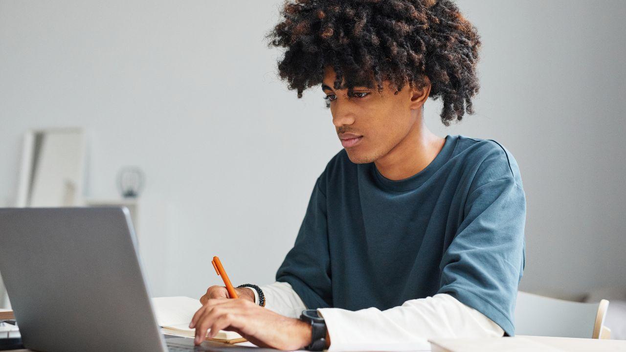 Mahasiswa Inovatif: Mengasah Kreativitas Dan Keterampilan Melalui Kurikulum Dan Organisasi Kampus