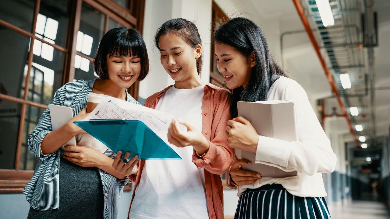 Mahasiswa Berorientasi Masa Depan: Menguatkan Kurikulum, Karakter, Dan Kesehatan Untuk Sukses Karier