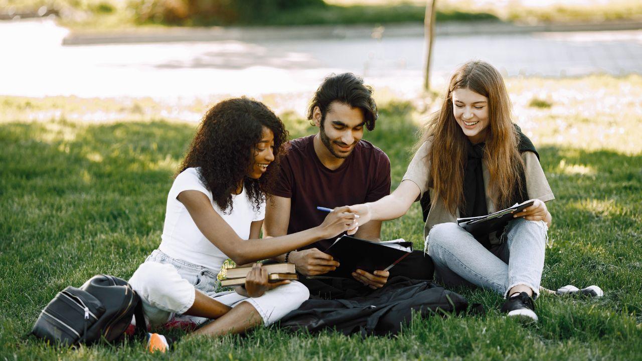 Mahasiswa Peduli Kesehatan: Menjaga Keseimbangan Fisik Dan Mental Di Tengah Kesibukan Kampus