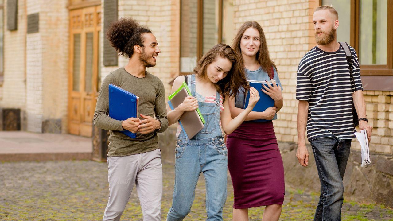 Mahasiswa Peduli Kesejahteraan Sosial: Mengintegrasikan Edukasi, Kepedulian, Dan Aksi Nyata