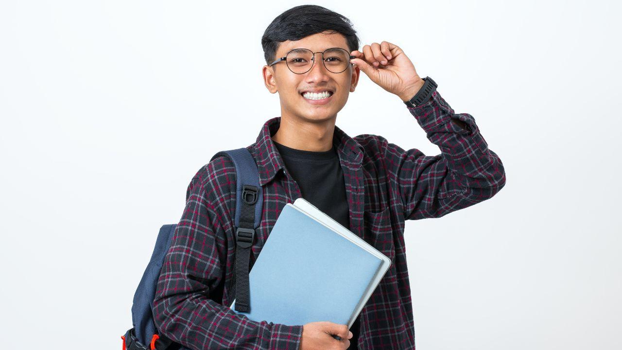 Mahasiswa Dan Peranannya Dalam Mengembangkan Pembelajaran Kolaboratif Di Perguruan Tinggi