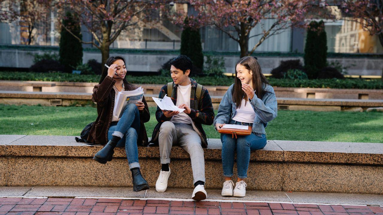 Kurikulum Di Universitas Indonesia: Mendorong Mahasiswa Menjadi Lulusan Kompetitif Dan Adaptif