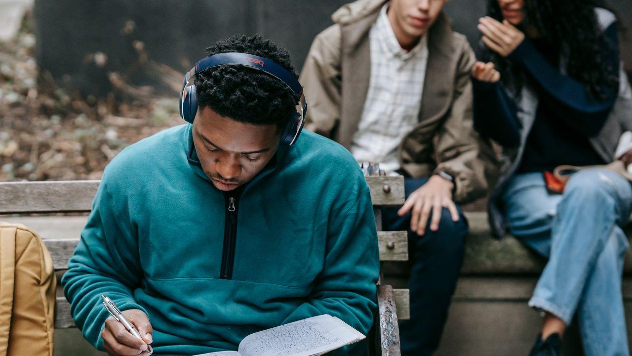 Inovasi Kurikulum Di Universitas Indonesia Dalam Menjawab Tantangan Pendidikan Global