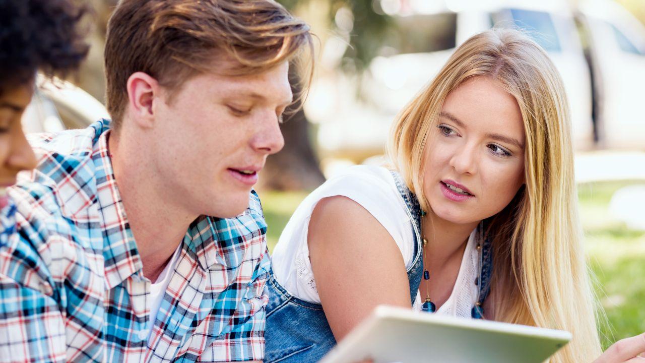 Penguatan Peran Orang Tua Dan Keluarga Dalam Mendukung Pendidikan Inklusif Mahasiswa Di Universitas Indonesia