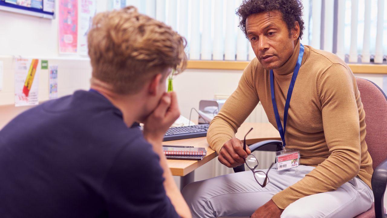 Mahasiswa Semester Akhir: Tantangan, Strategi, Dan Kesehatan Dalam Menyelesaikan Studi