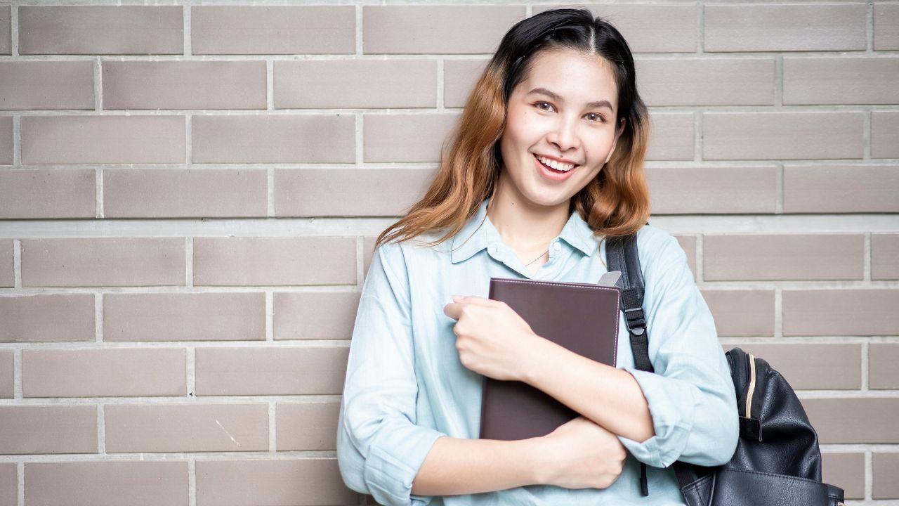 Mahasiswa Dan Kecerdasan Emosional: Kunci Mengelola Diri Dan Hubungan Sosial Di Kampus