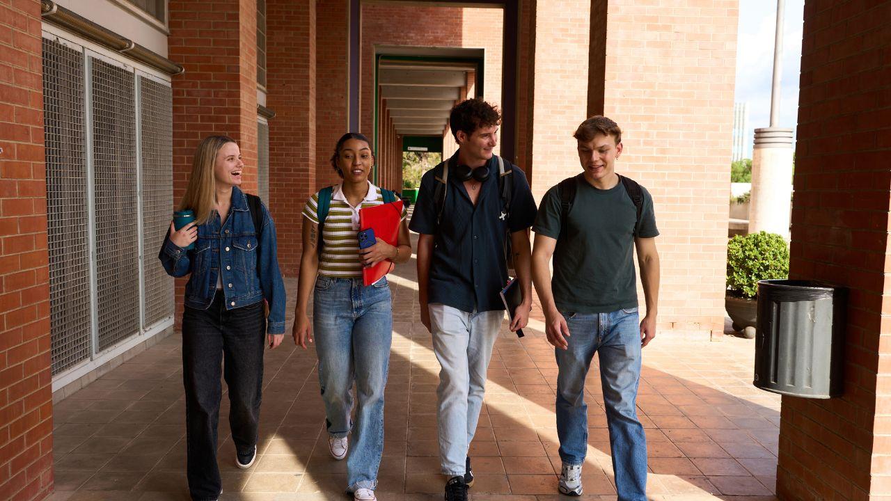 Mahasiswa Dan Kepemimpinan Diri: Mengelola Potensi Untuk Mencapai Tujuan Hidup