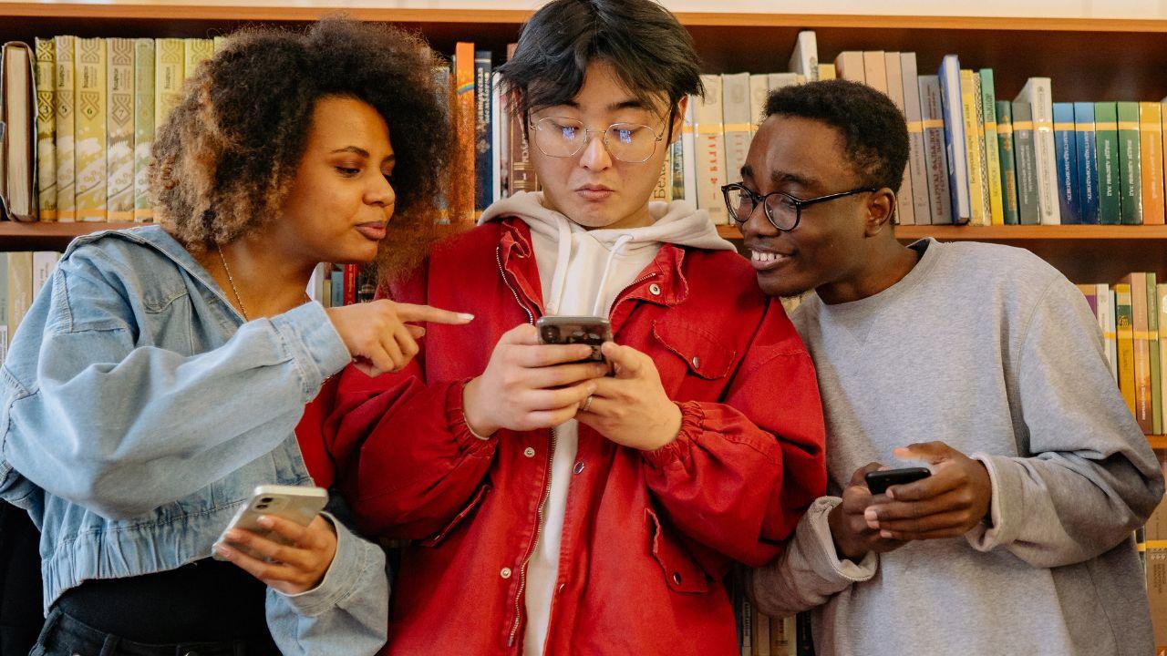 Pergaulan Dan Kesehatan Mahasiswa Indonesia: Menjaga Keseimbangan Di Tengah Kesibukan Kampus