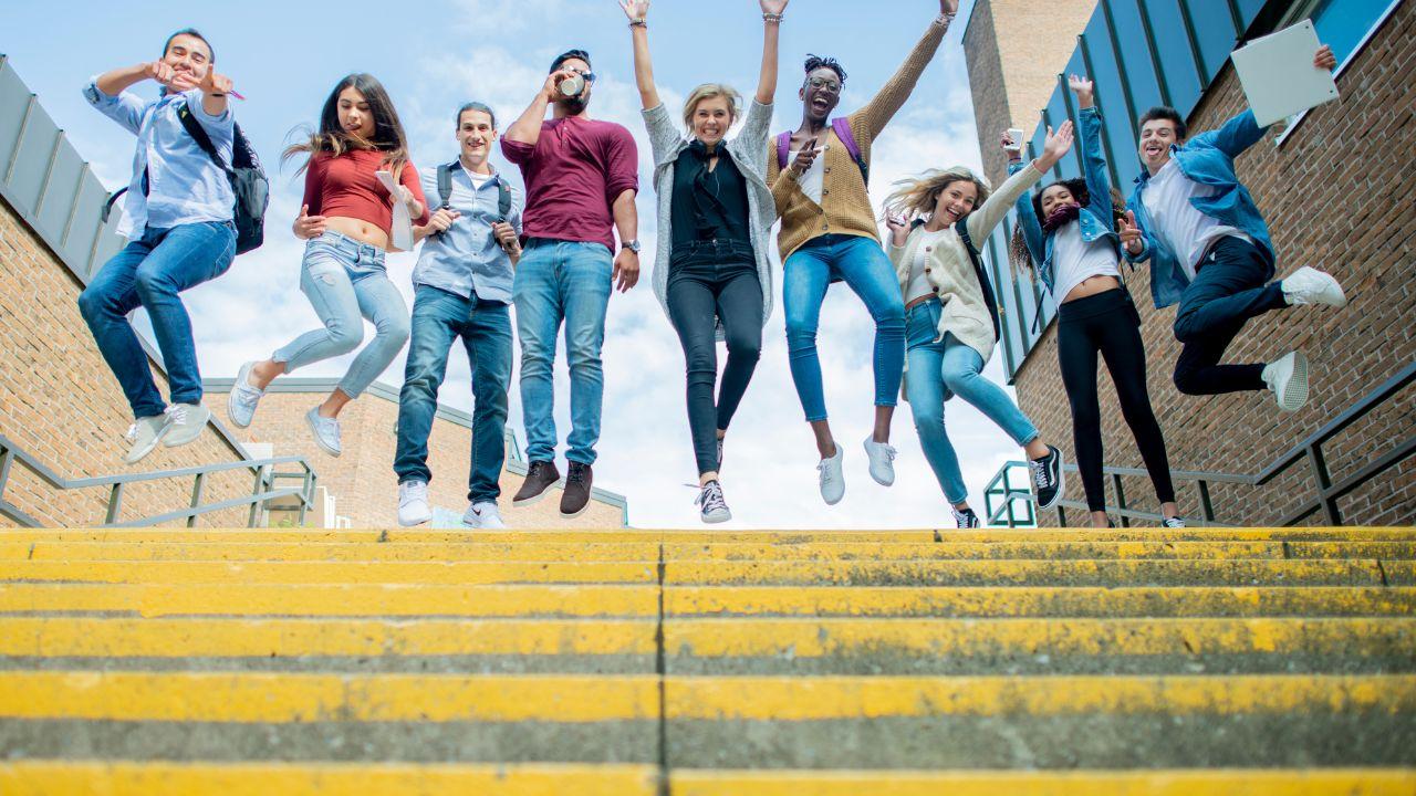 Mahasiswa Dan Etika Sosial: Membangun Hubungan Sehat Dalam Organisasi, Pergaulan, Dan Kehidupan Kampus