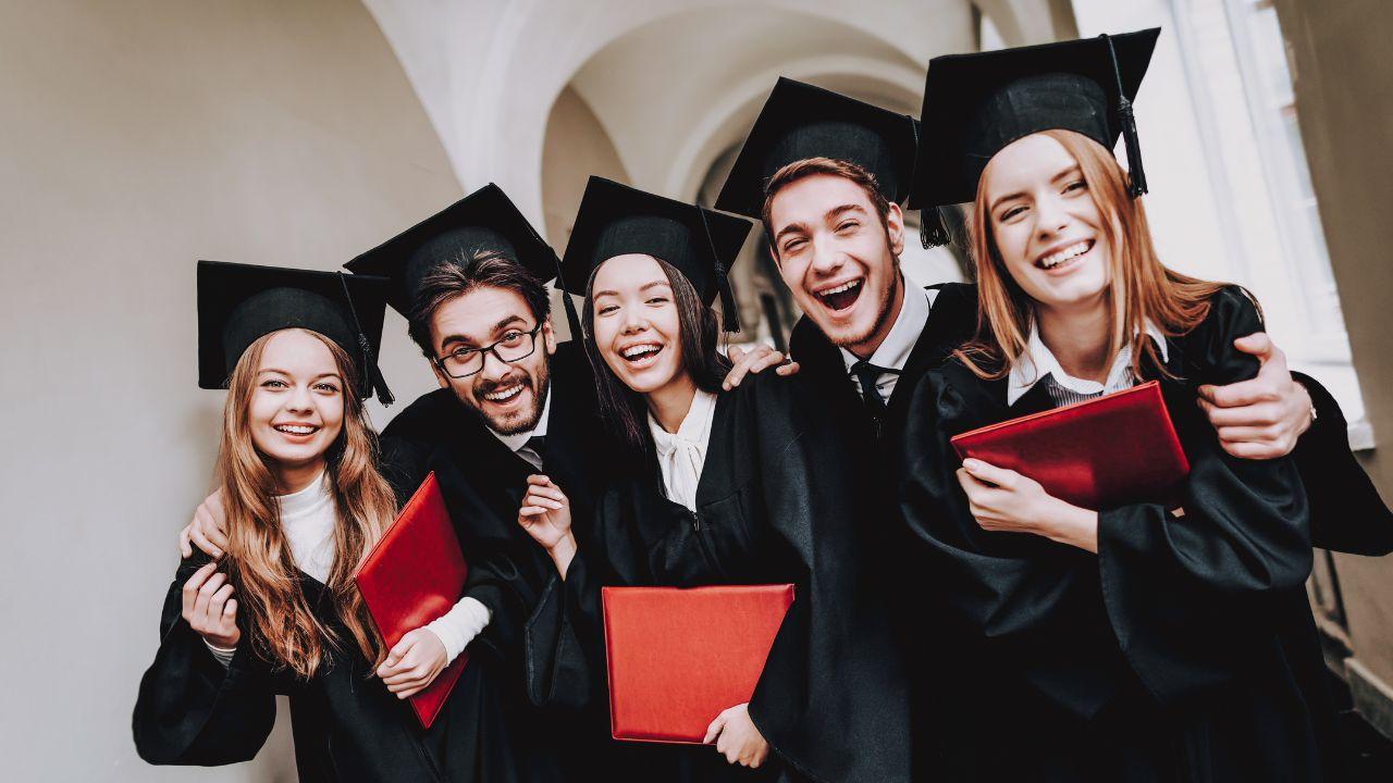 Mahasiswa Dan Rasa Tanggung Jawab: Membangun Komitmen Dalam Akademik, Sosial, Dan Kesehatan