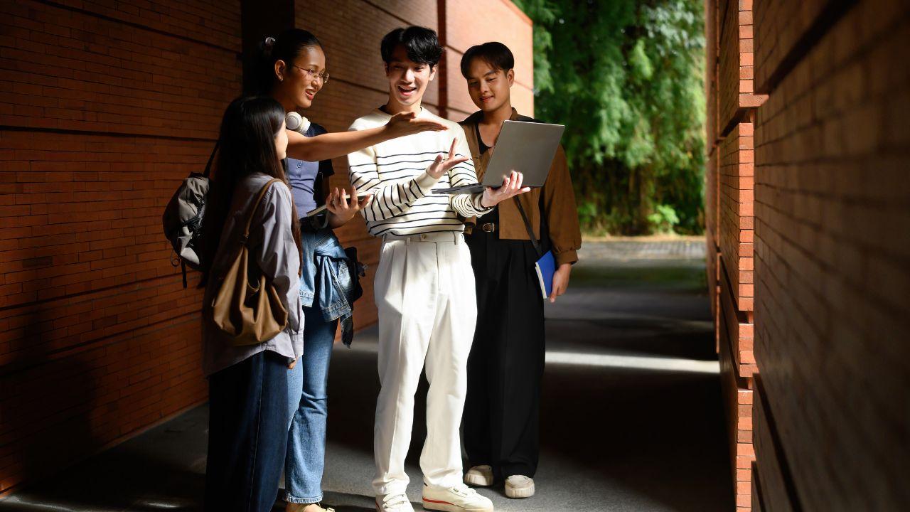 Mahasiswa Dan Kesadaran Sosial: Berkontribusi Melalui Organisasi, Pergaulan, Dan Kepedulian Kesehatan