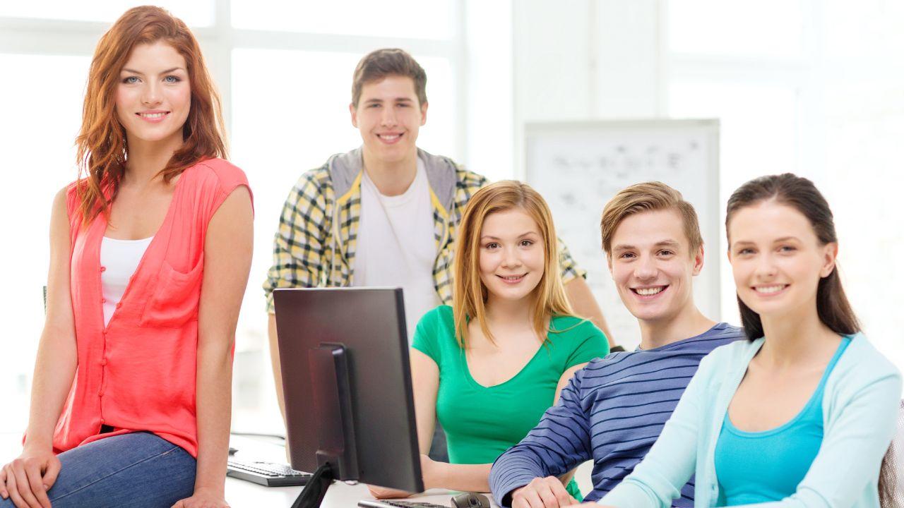 Mahasiswa Dan Kemampuan Networking: Membangun Relasi Untuk Masa Depan Melalui Organisasi, Pergaulan, Dan Kesehatan