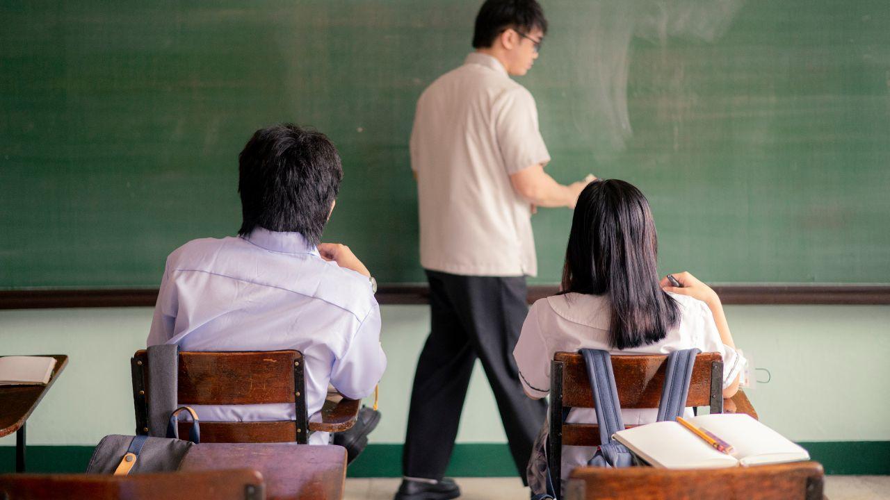 Mahasiswa Dan Kebiasaan Membaca: Meningkatkan Wawasan Dalam Akademik, Organisasi, Dan Kehidupan Sehat