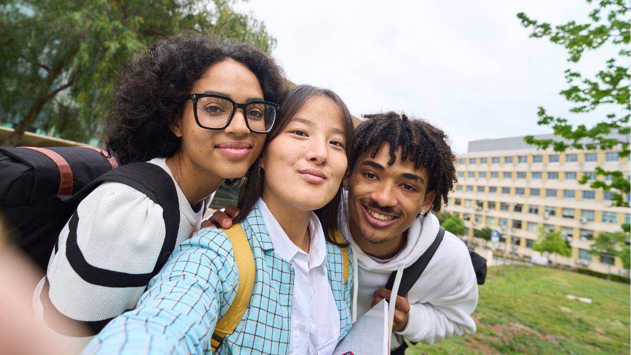 Mahasiswa Dan Pentingnya Keseimbangan Antara Akademik Dan Kehidupan Pribadi