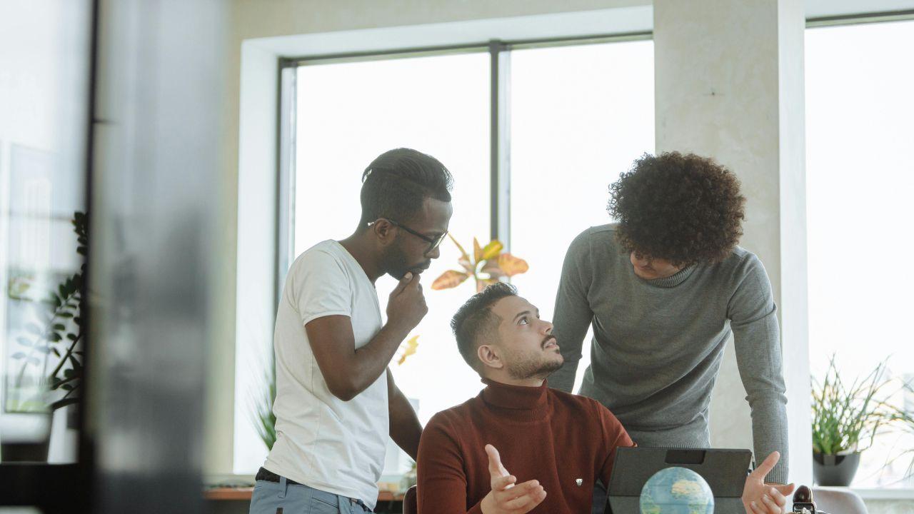 Mahasiswa Dan Pentingnya Literasi Digital Di Era Informasi