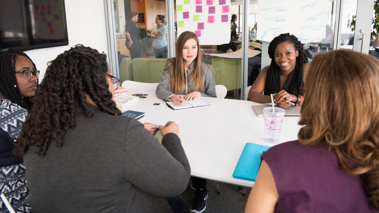 Mahasiswa Dan Pentingnya Kemampuan Public Speaking Dalam Mengembangkan Karier