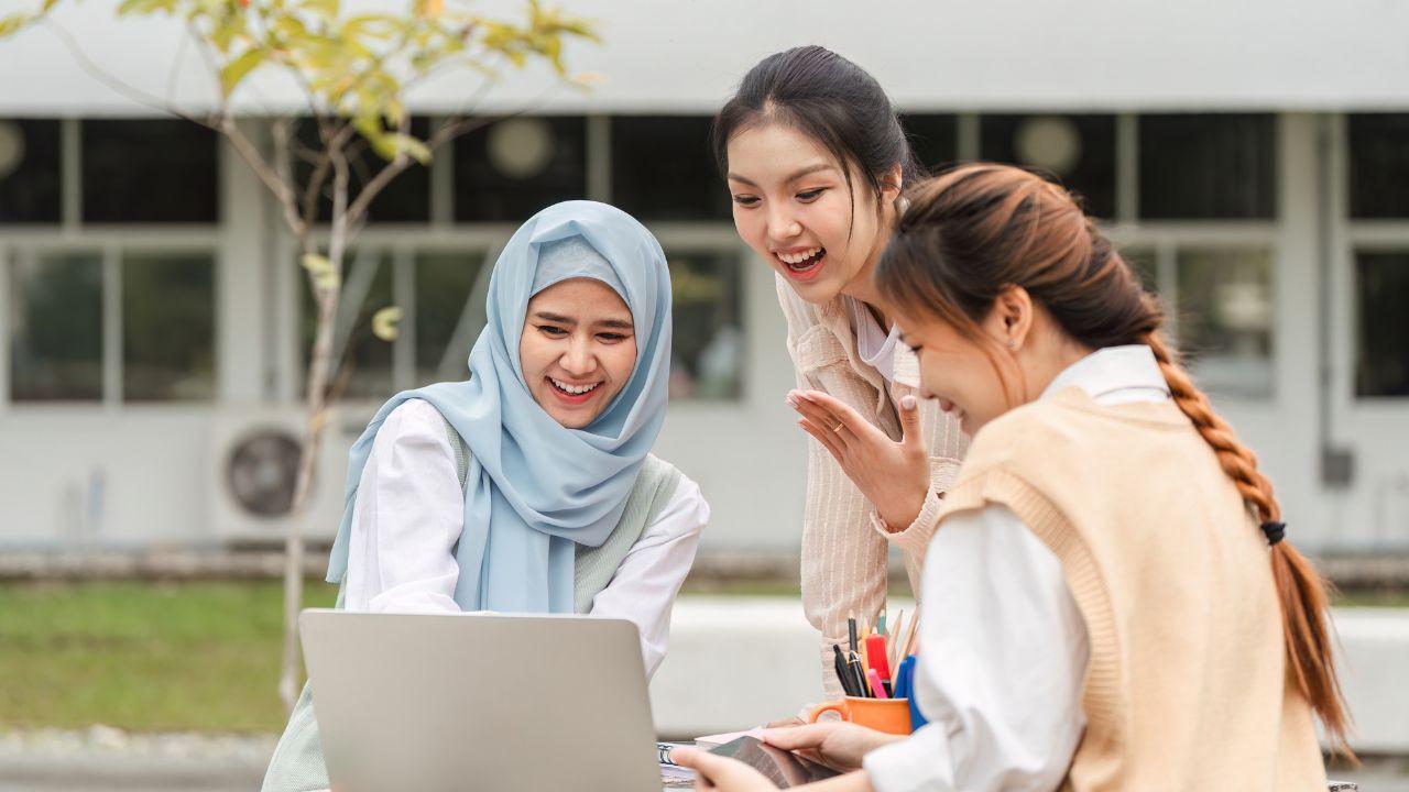 Kehidupan Mahasiswa Semester Akhir: Antara Tekanan Skripsi Dan Persiapan Masa Depan