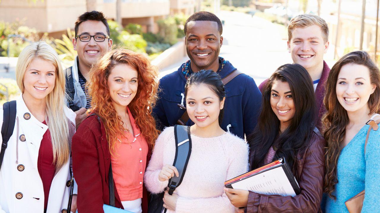 Mahasiswa Dan Inovasi Teknologi Untuk Masyarakat: Menciptakan Solusi Nyata Di Era Digital