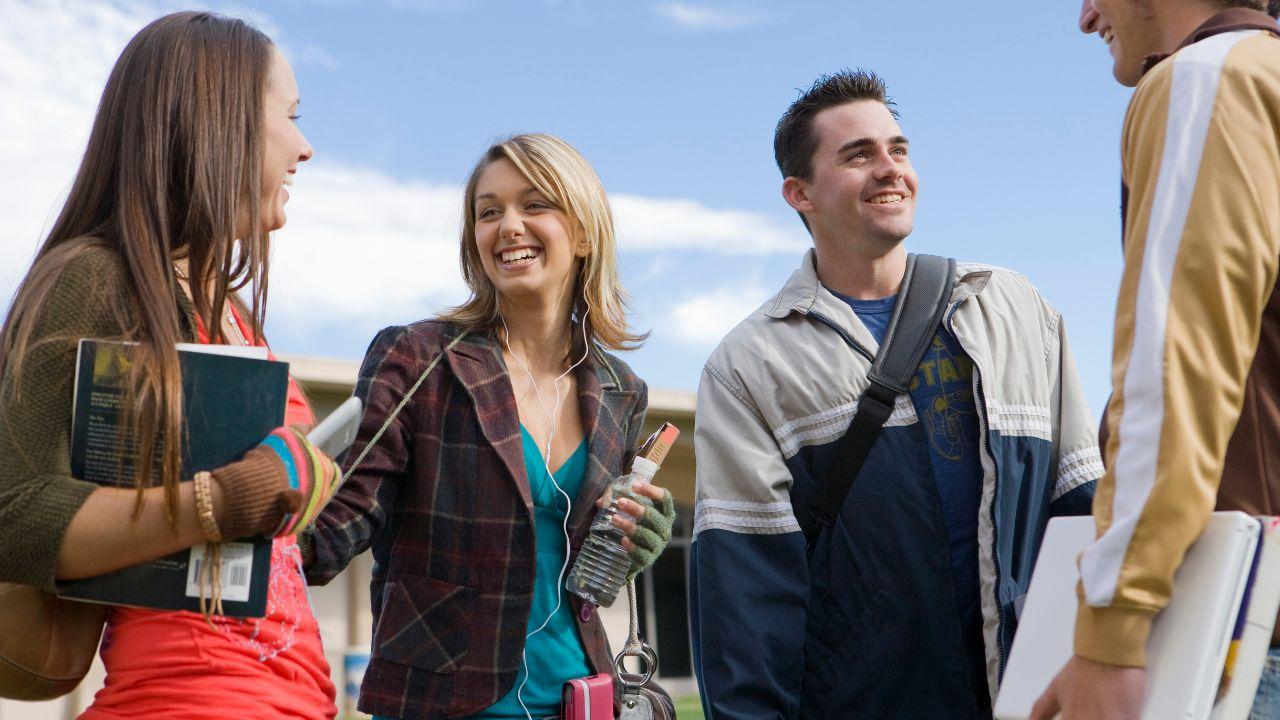 Mahasiswa Dan Kepedulian Sosial: Membentuk Generasi Yang Peduli Dan Berkontribusi