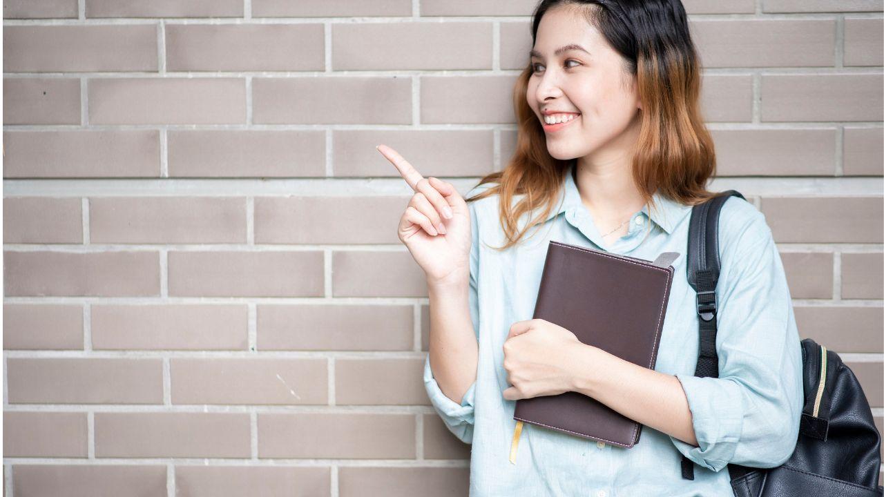 Mahasiswa Dan Literasi Digital: Menjadi Generasi Cerdas Di Era Informasi