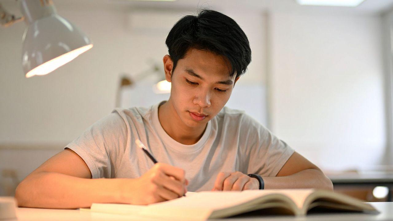 Mahasiswa Dan Literasi Digital: Mempersiapkan Generasi Cerdas Dan Tanggap Teknologi