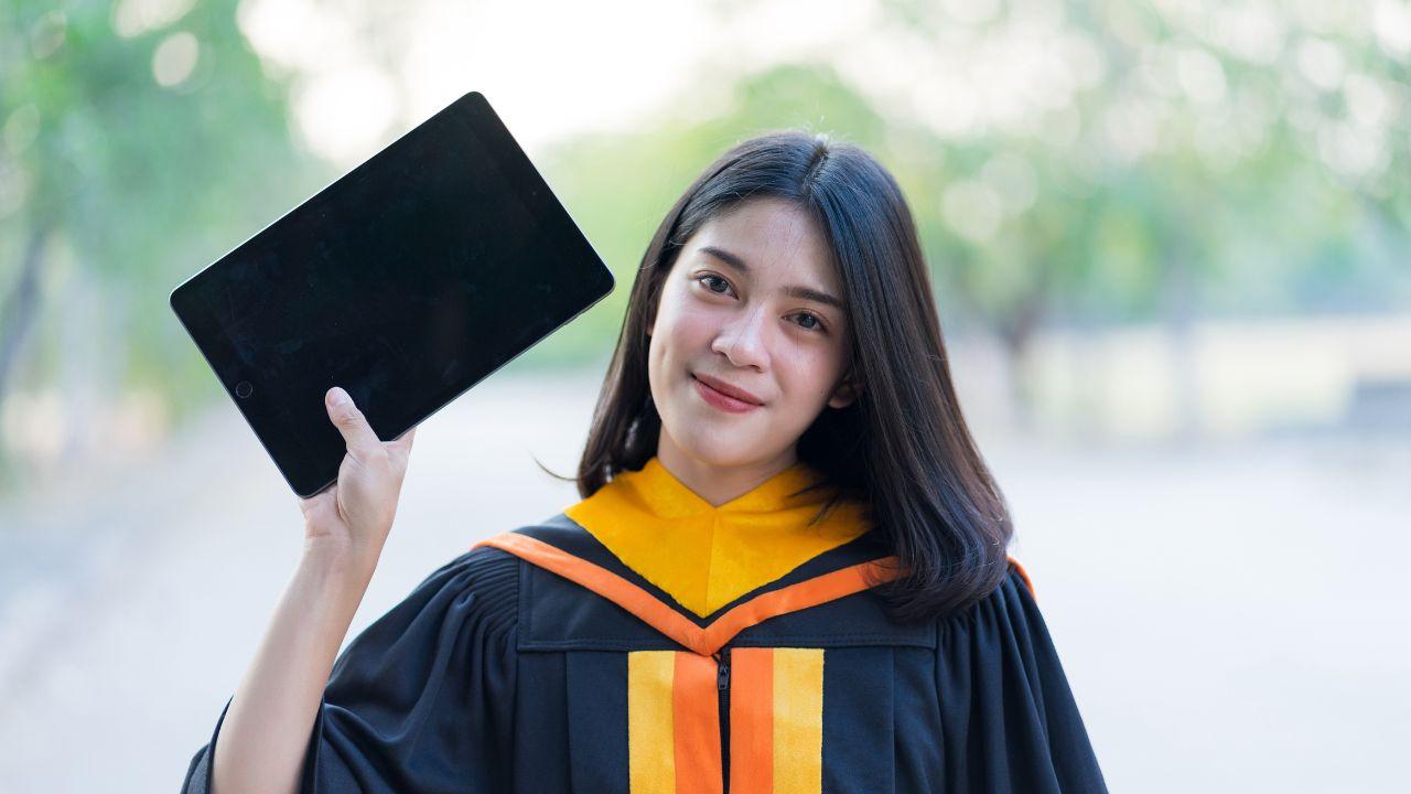 Peran Mahasiswa Dalam Menghadapi Transformasi Kurikulum Di Era Pendidikan Modern
