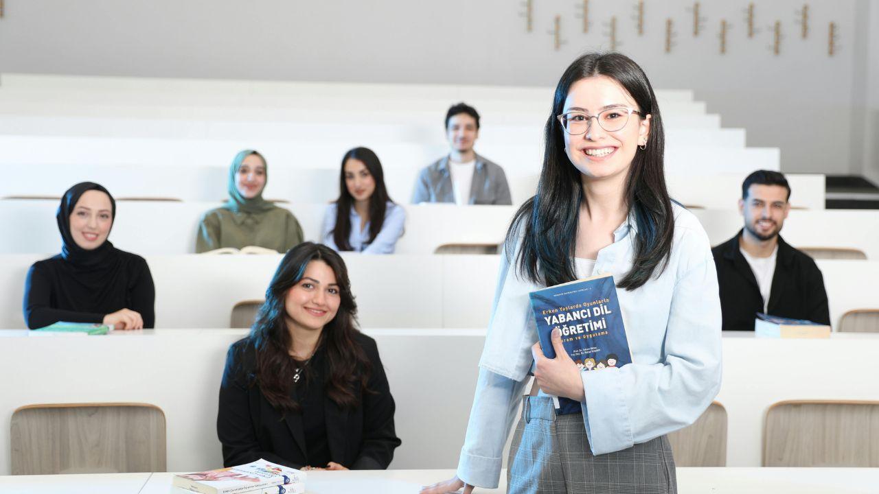 Penguatan Etika Digital Mahasiswa Melalui Kurikulum Adaptif, Pendidikan Inklusif, Dan Pembinaan Karakter