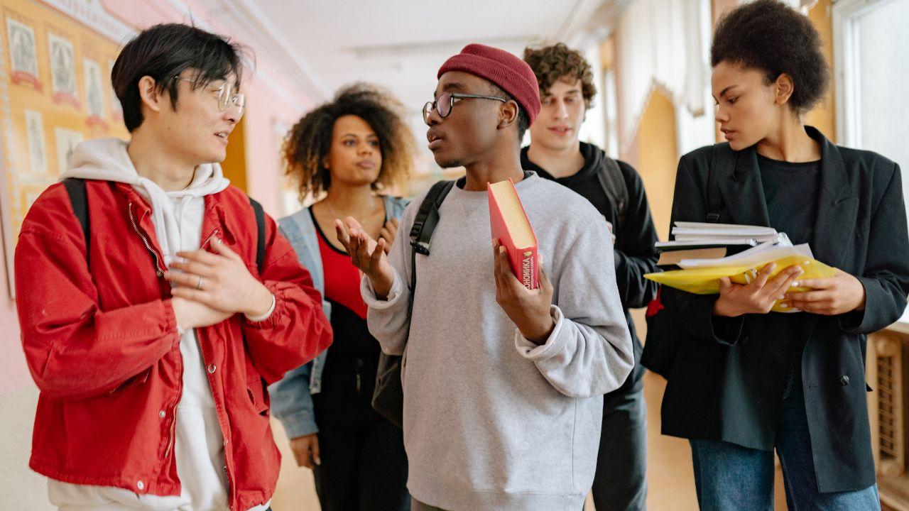 Mahasiswa Indonesia Dan Peran Kecerdasan Buatan AI Dalam Pendidikan Masa Depan