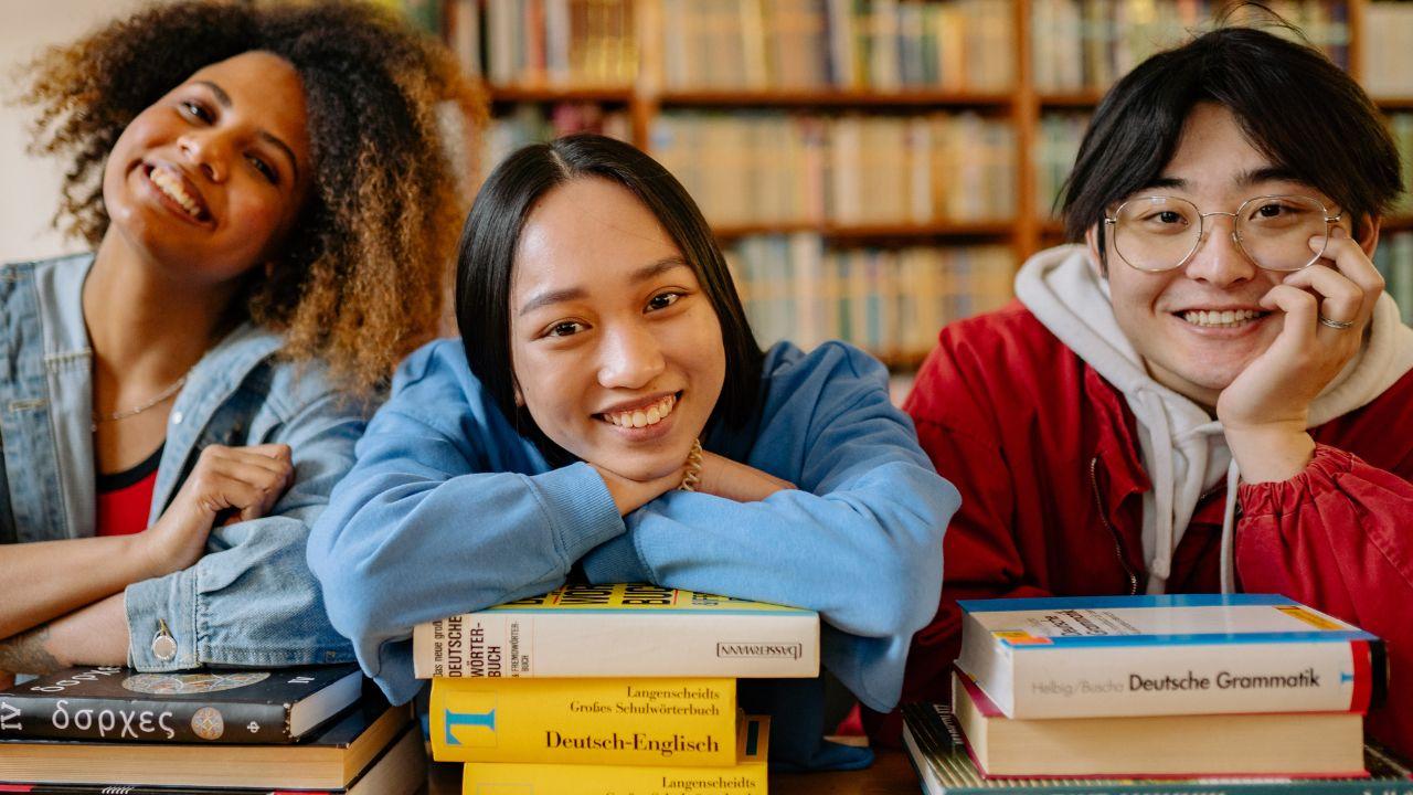 Mahasiswa Indonesia Dan Pentingnya Soft Skills Dalam Meningkatkan Daya Saing