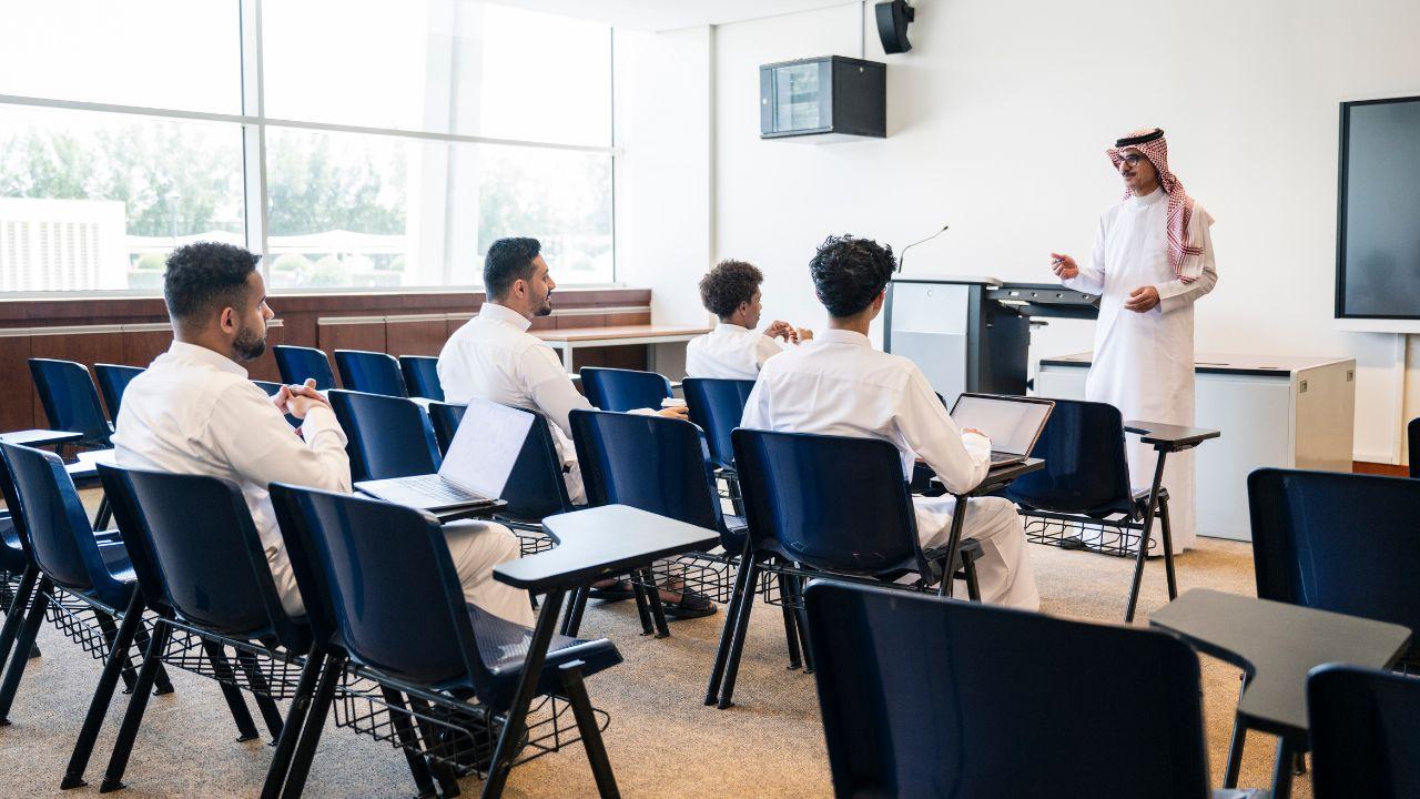 Mahasiswa Indonesia Dan Pentingnya Gaya Hidup Sehat Dalam Menunjang Prestasi Akademik
