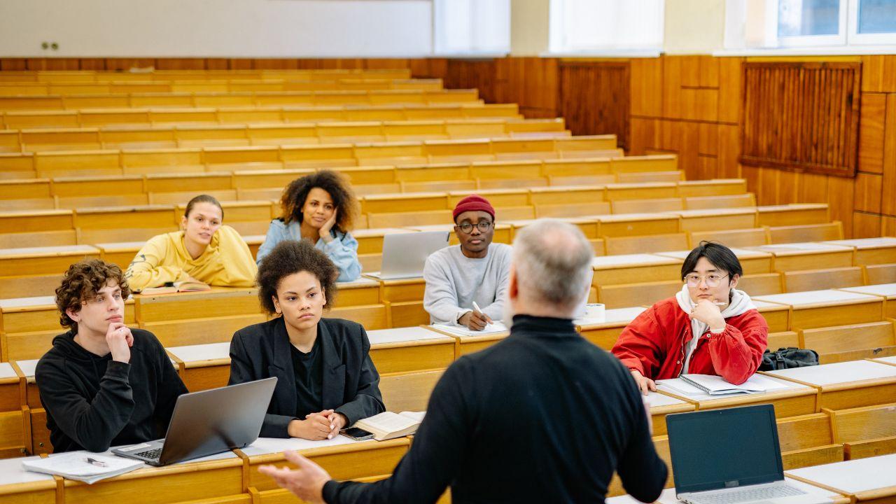 Mahasiswa Indonesia Dan Perubahan Sosial Di Era Modern