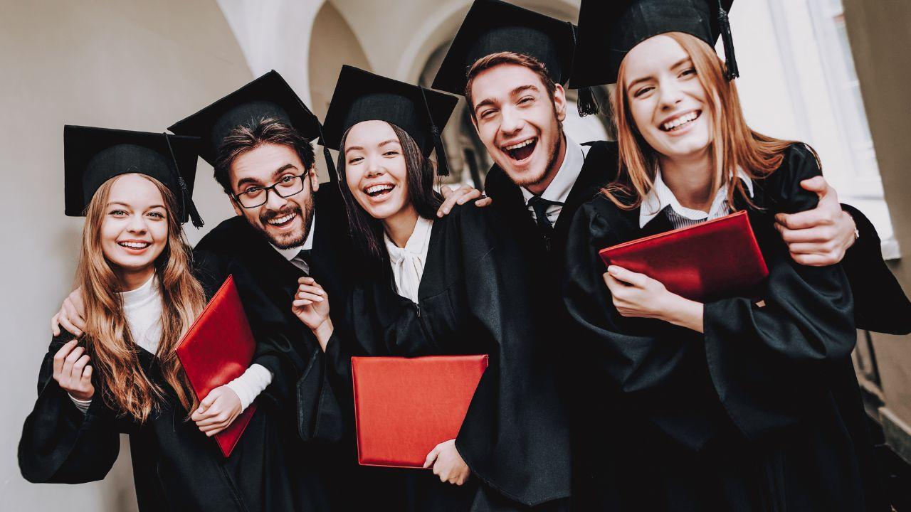 Mahasiswa Indonesia Dan Bonus Demografi: Peluang Emas Menuju Kemajuan Bangsa