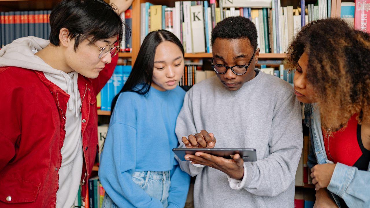 Mahasiswa Indonesia Dan Masa Depan Indonesia 2050 Dalam Perspektif Pembangunan Berkelanjutan