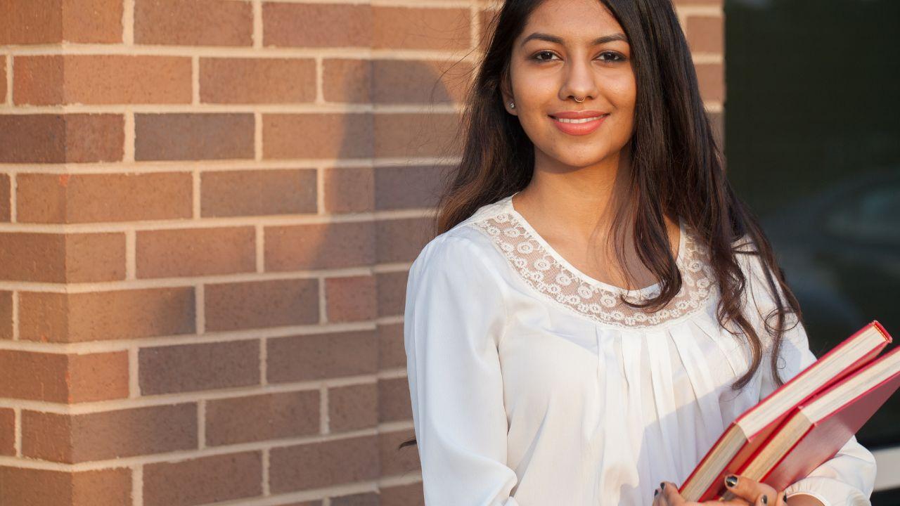 Mahasiswa Indonesia Dan Pentingnya Riset Ilmiah Dalam Dunia Akademik Kampus