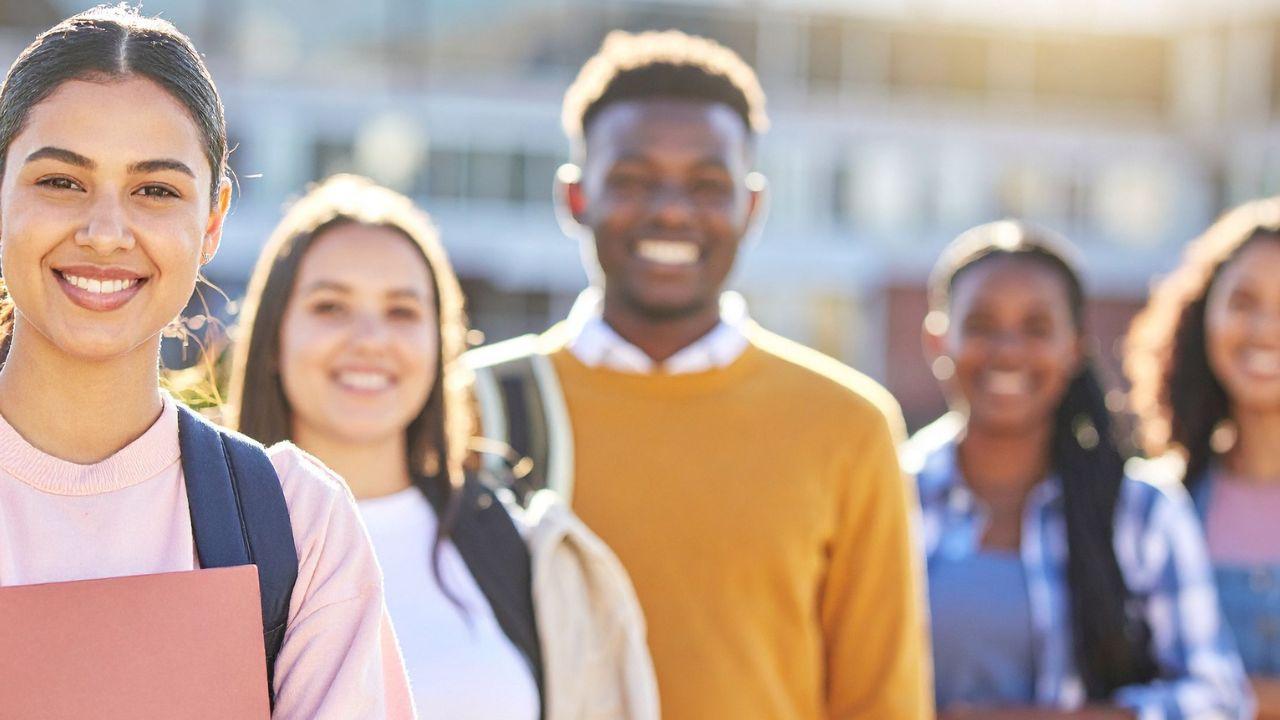 Menjadi Mahasiswa Tangguh: Kunci Sukses Dalam Akademik, Organisasi, Dan Kehidupan Sosial
