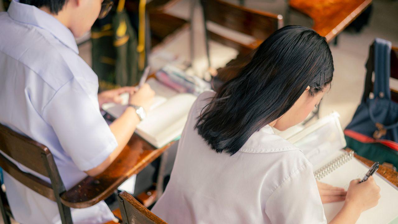 Menjadi Mahasiswa Cerdas Dan Sehat: Menata Pendidikan, Pergaulan, Dan Aktivitas Kampus Di Indonesia