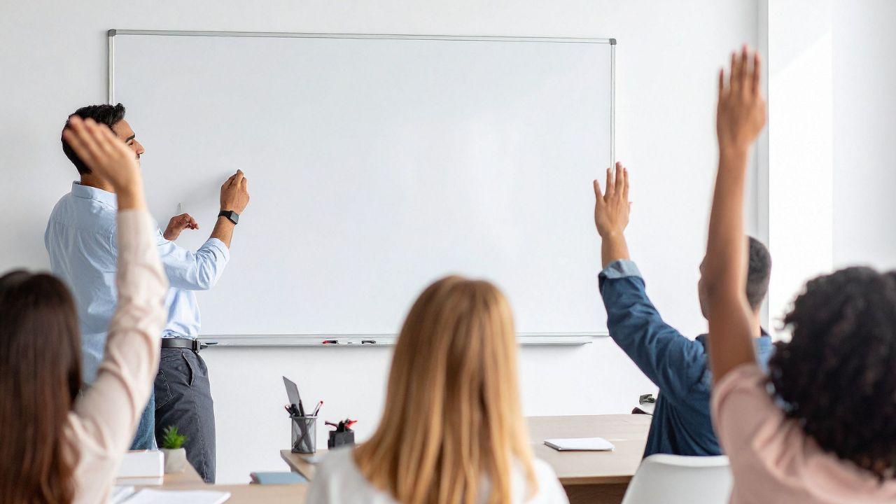 Mahasiswa Dan Pentingnya Kemampuan Adaptasi Teknologi Dalam Dunia Pendidikan Modern