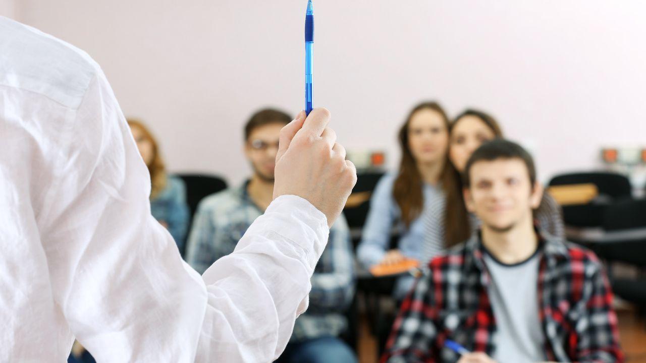 Mahasiswa Dan Peran Dalam Mengembangkan Kreativitas Sebagai Modal Inovasi