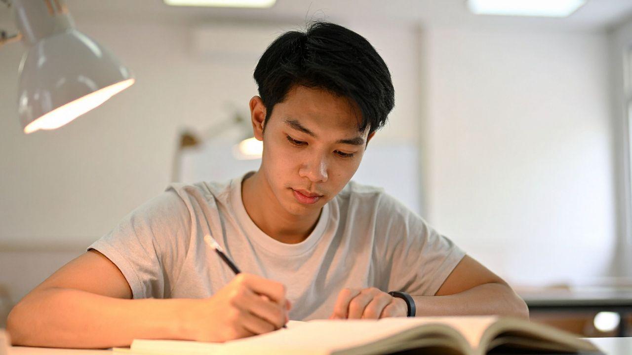 Transformasi Kurikulum Universitas Di Era Digital: Perubahan, Peluang, Dan Dampaknya Bagi Mahasiswa