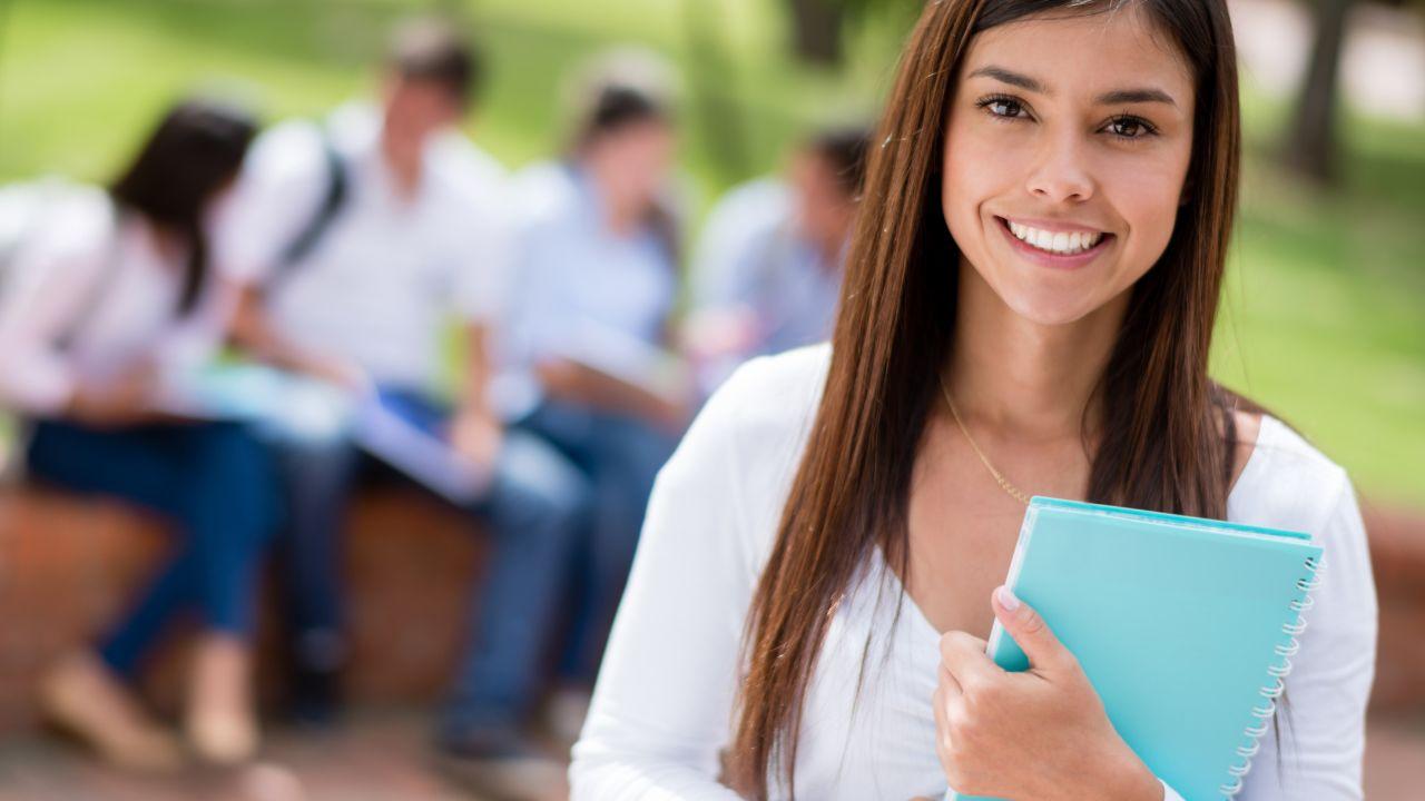 Mahasiswa Indonesia Sebagai Generasi Penerus Bangsa