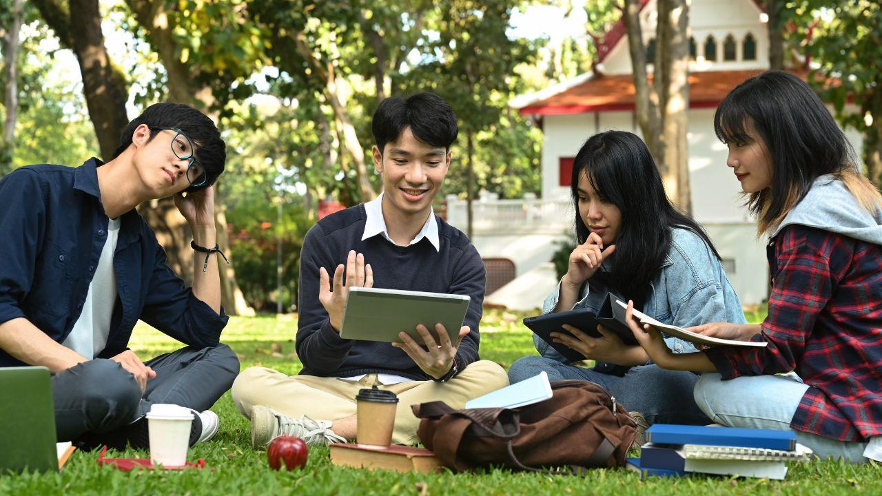 Mahasiswa Indonesia Dan Peran Pendidikan Tinggi Dalam Membentuk Masa Depan