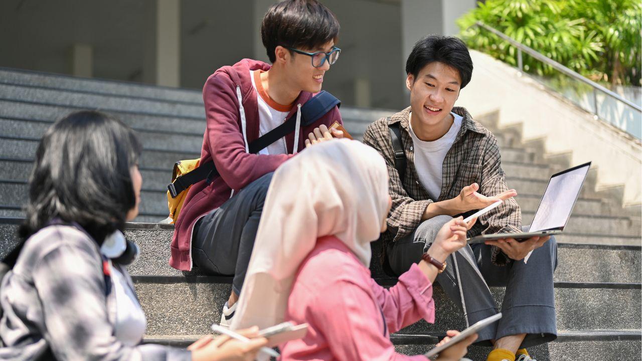 Mahasiswa Dan Pentingnya Adaptasi Budaya Di Lingkungan Kampus Multikultural